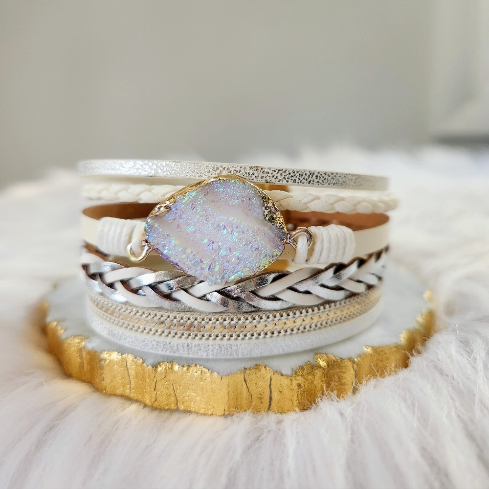 New Ryze Women's Vegan Leather Wrap with Iridescent Druzy Bracelet - Picture 2 of 5